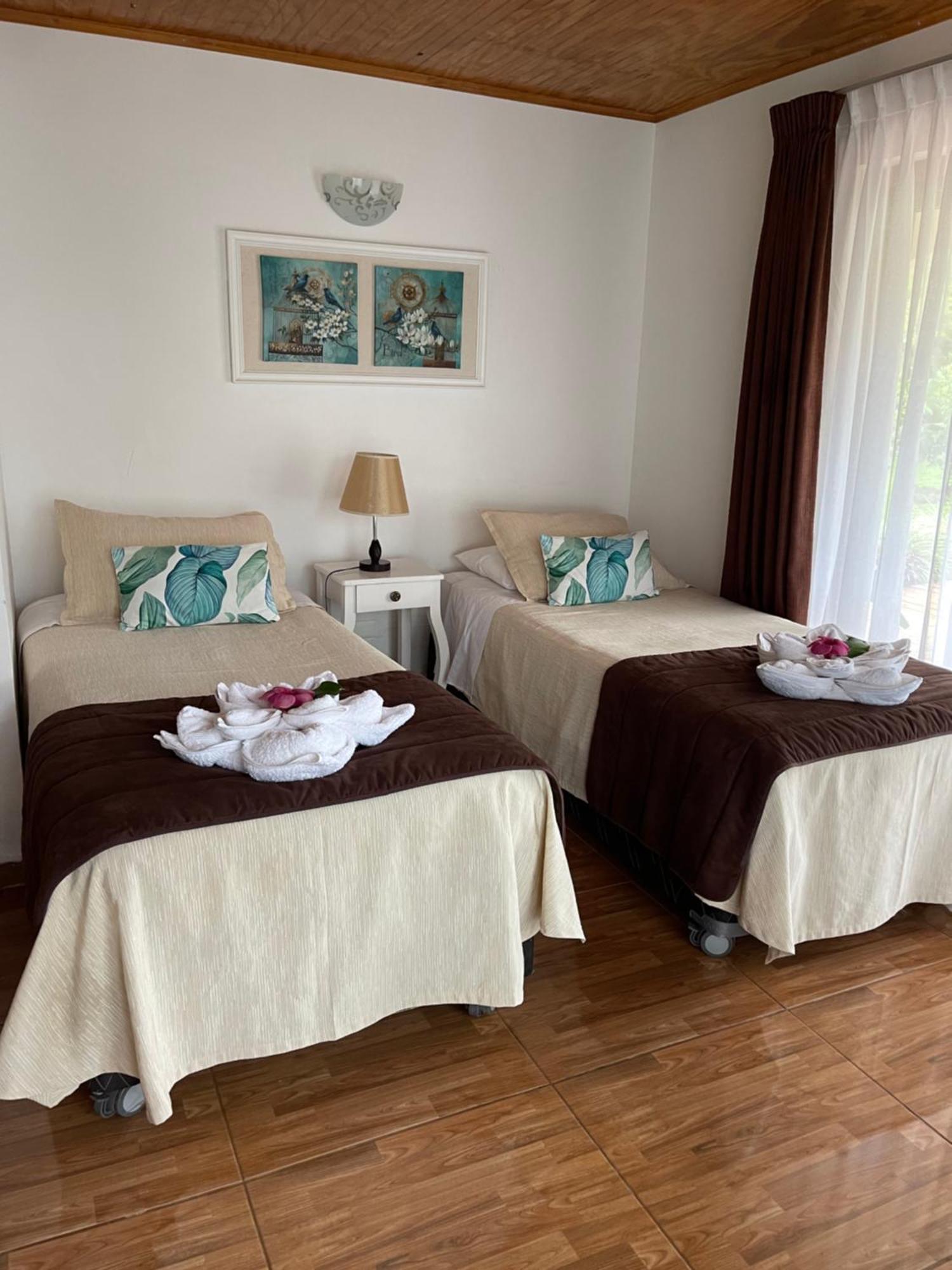 Teanehi Bed & Breakfast Ханга Роа Екстериор снимка